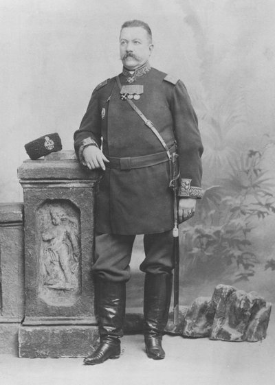 Portret van Generaal E. Alex de Pogojeff door Benque Studio